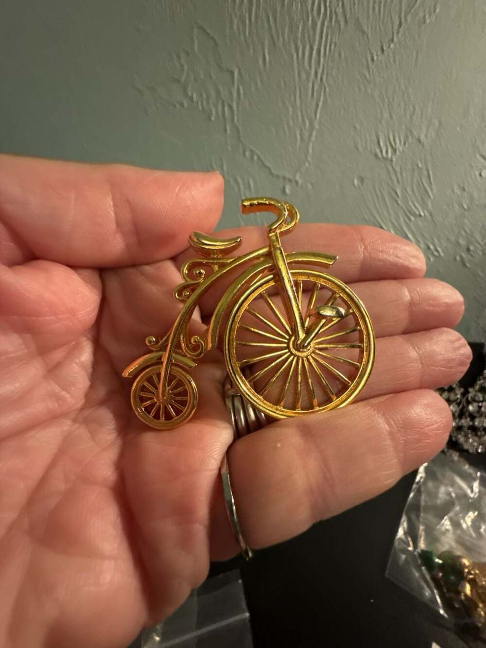 Avon Vintage Gold Tone Penny Bicycle Brooch Pin with Movable Front Wheel